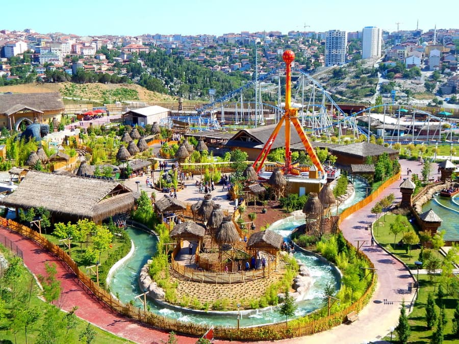 Tour: Istanbul: Vialand Theme Park