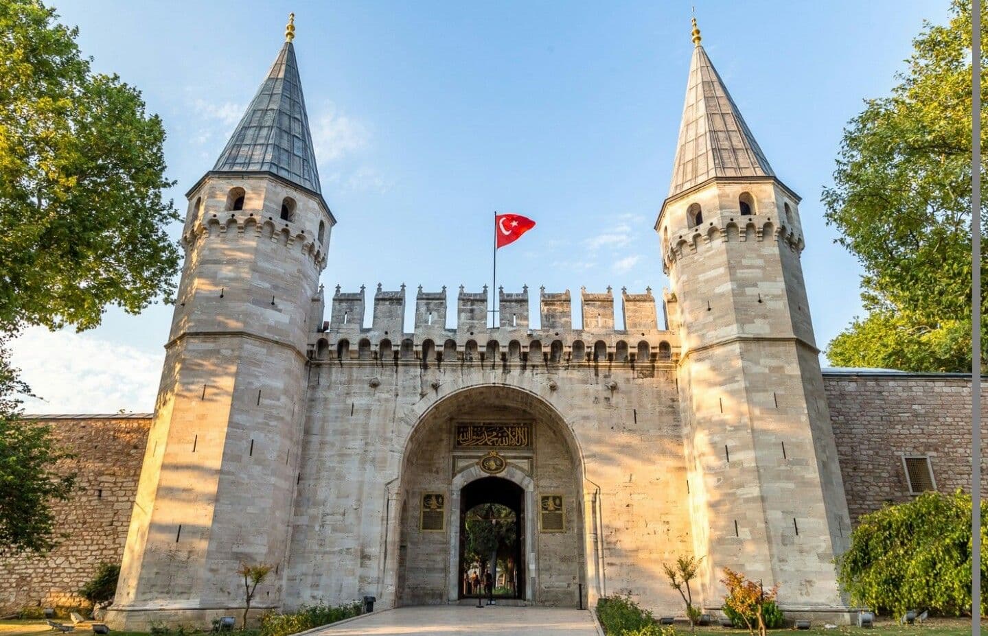 Tour: Istanbul: Topkapı Palace, Harem & Blue Mosque — Tickets Included